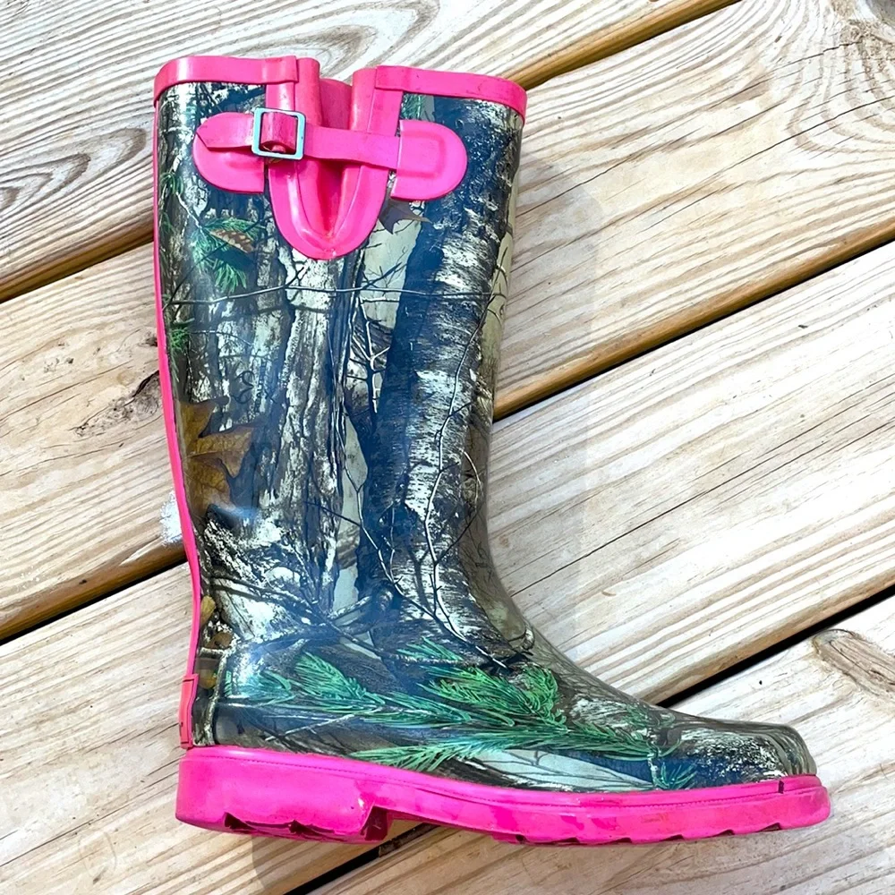 Game Winner Women's Waterproof Camouflage Rain Boots Pink Trim Size 5